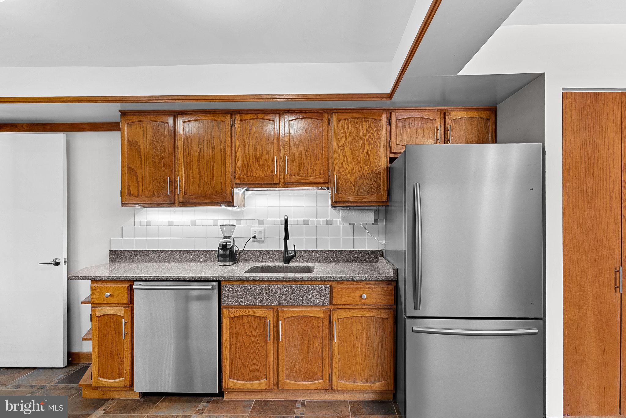 1628 Greenbriar Court Reston, VA 20190 - Photo 19 of 52