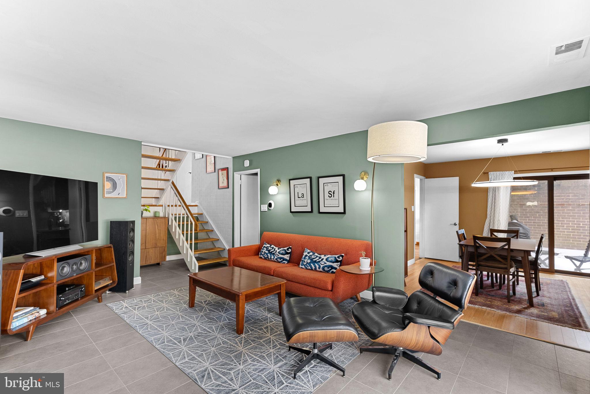 1628 Greenbriar Court Reston, VA 20190 - Photo 8 of 52