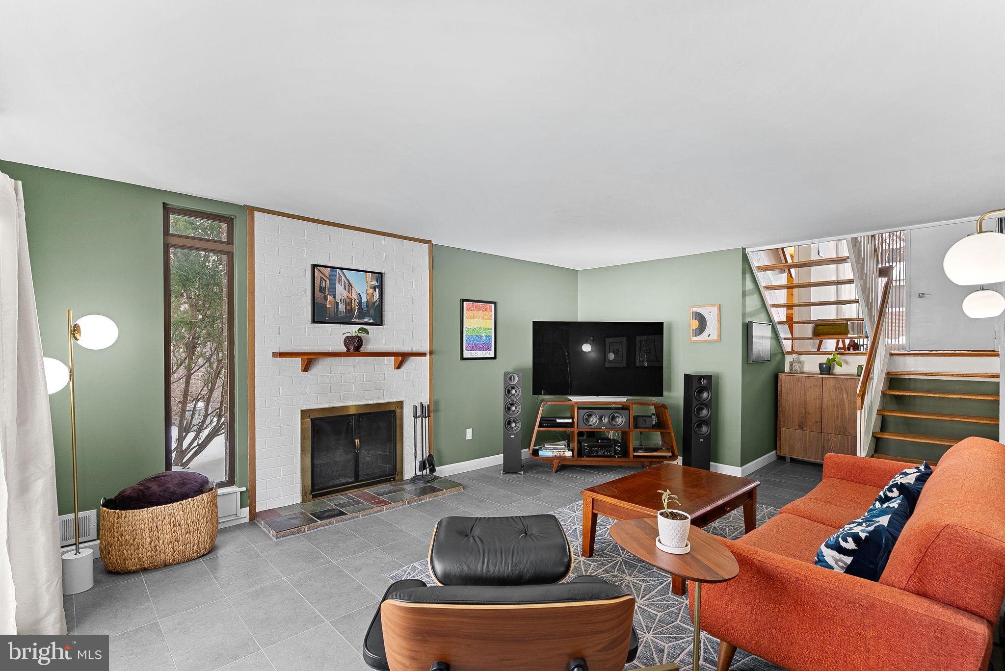 1628 Greenbriar Court Reston, VA 20190 - Photo 9 of 52