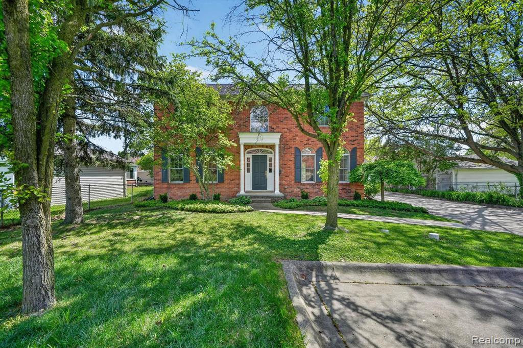 1112 Vernier Road Grosse Pointe, MI 48236 - Photo 3 of 39