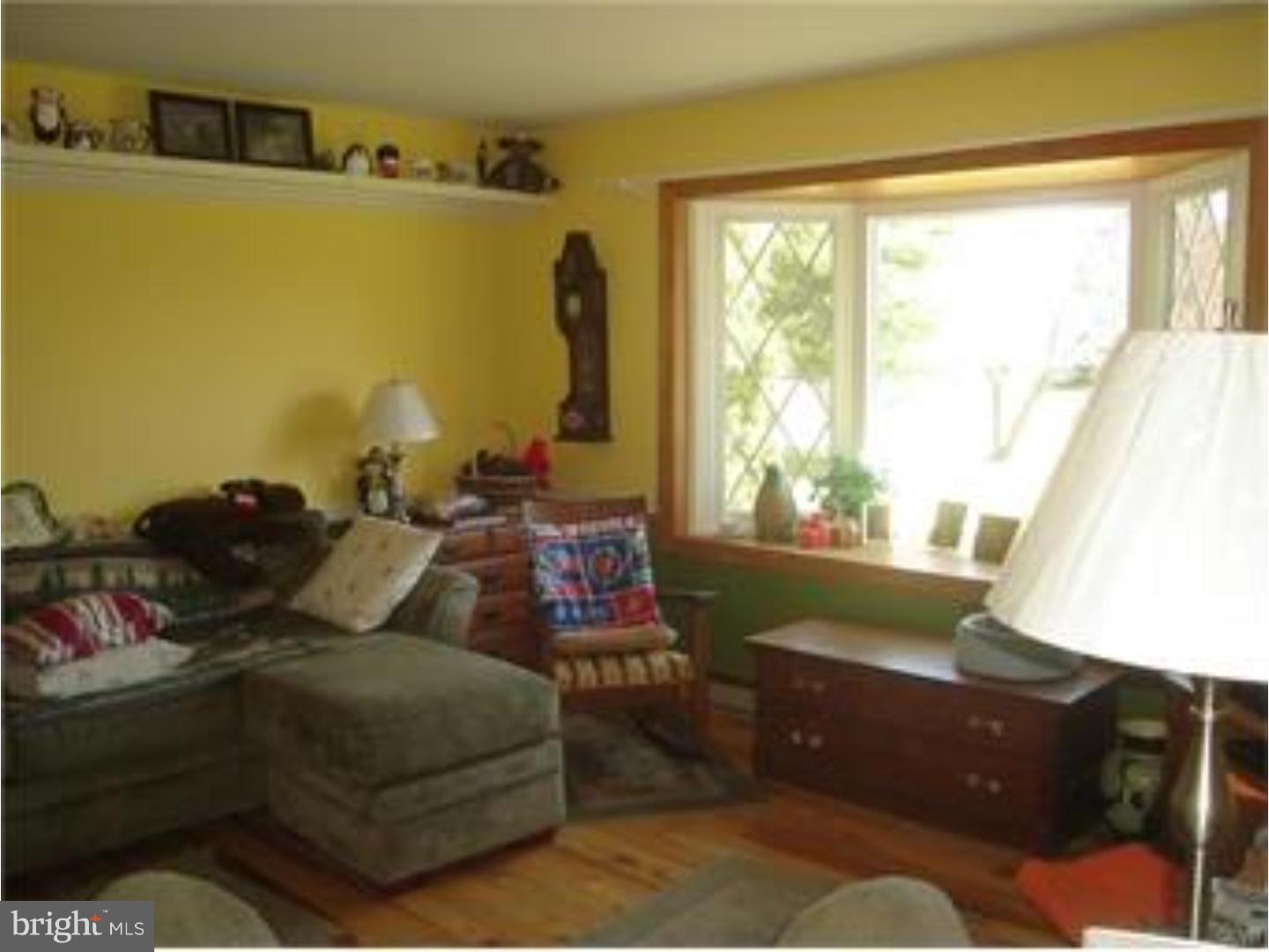 162 Knittle Road Kutztown, PA 19530 - Photo 4 of 24 Living Room