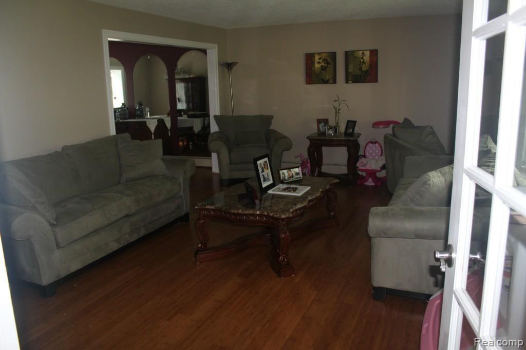 24224 Chapman Road Macomb, MI 48042 - Photo 10 of 21 IMG_2852.jpg