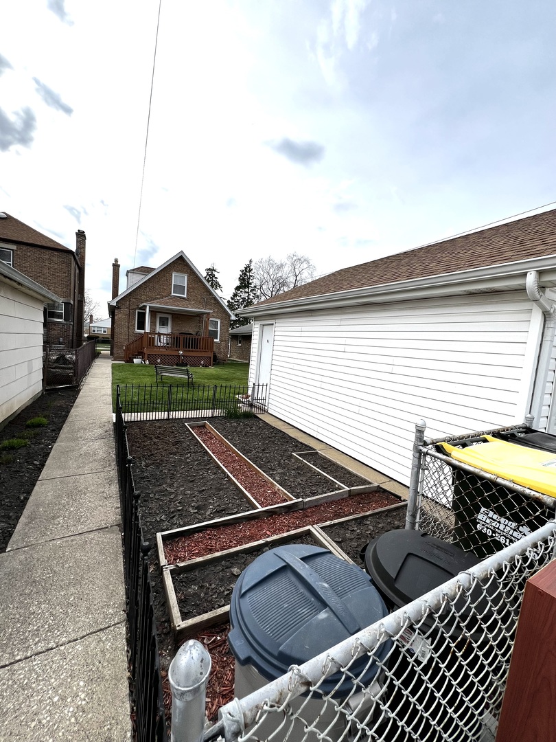 2635 Spruce Street River Grove, IL 60171 - Photo 3 of 28