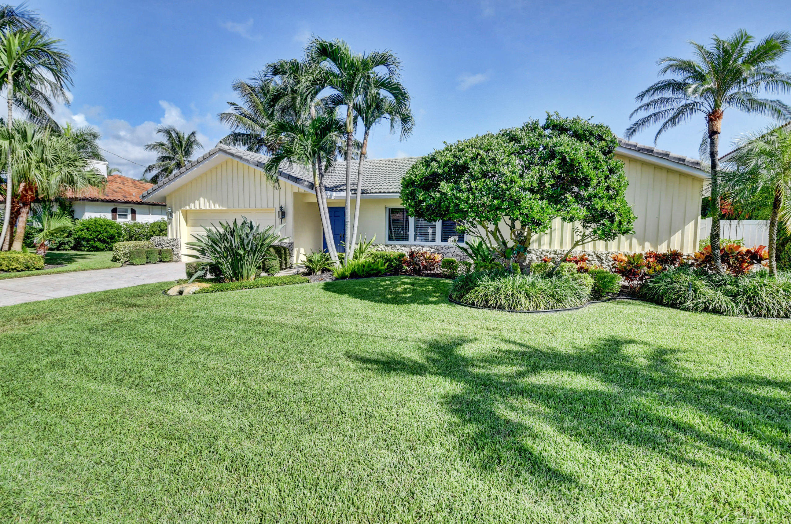 681 Marine Drive Boca Raton, FL 33431 - Photo 30 of 32 Front