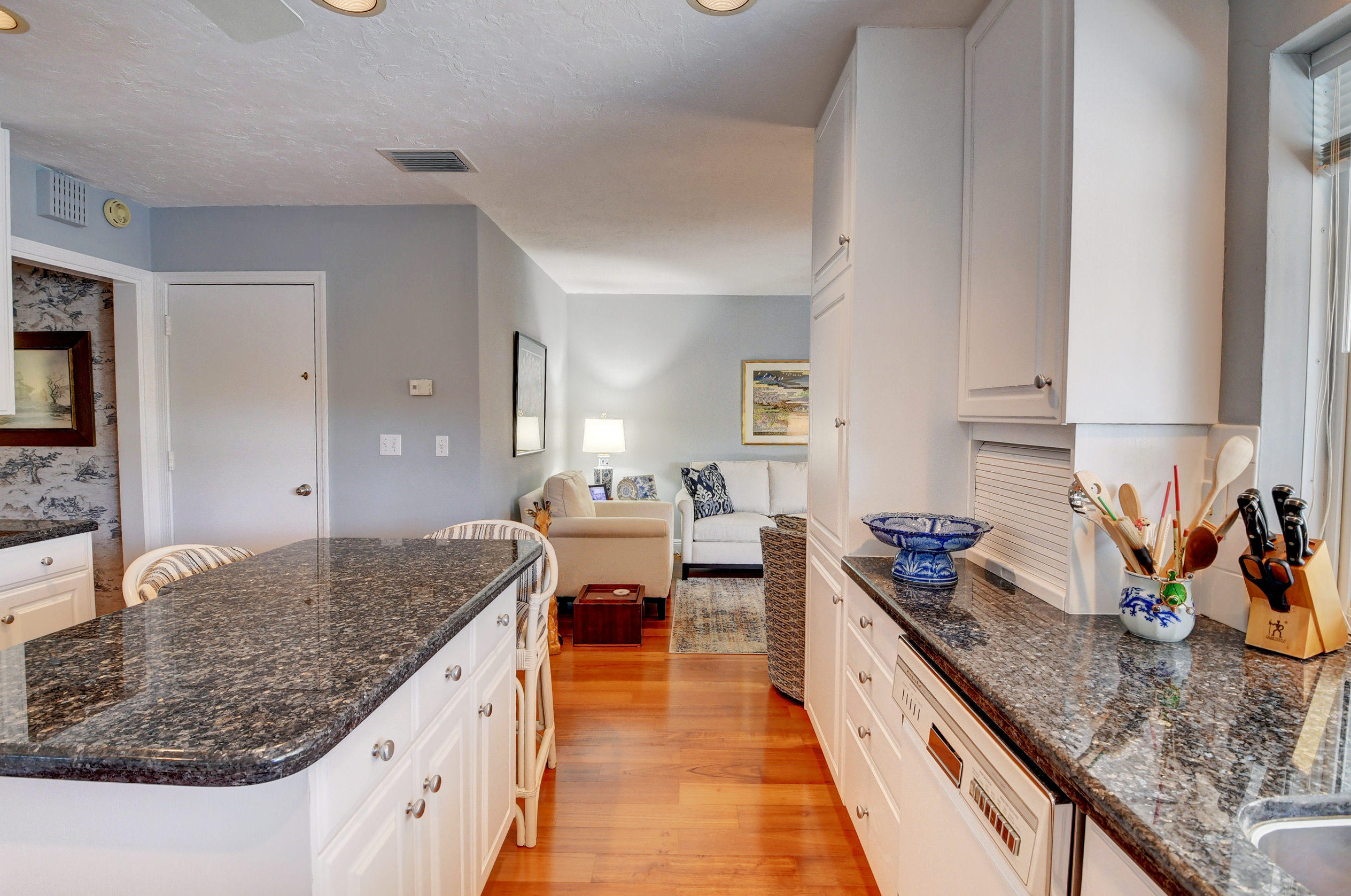 681 Marine Drive Boca Raton, FL 33431 - Photo 7 of 32 Kitchen