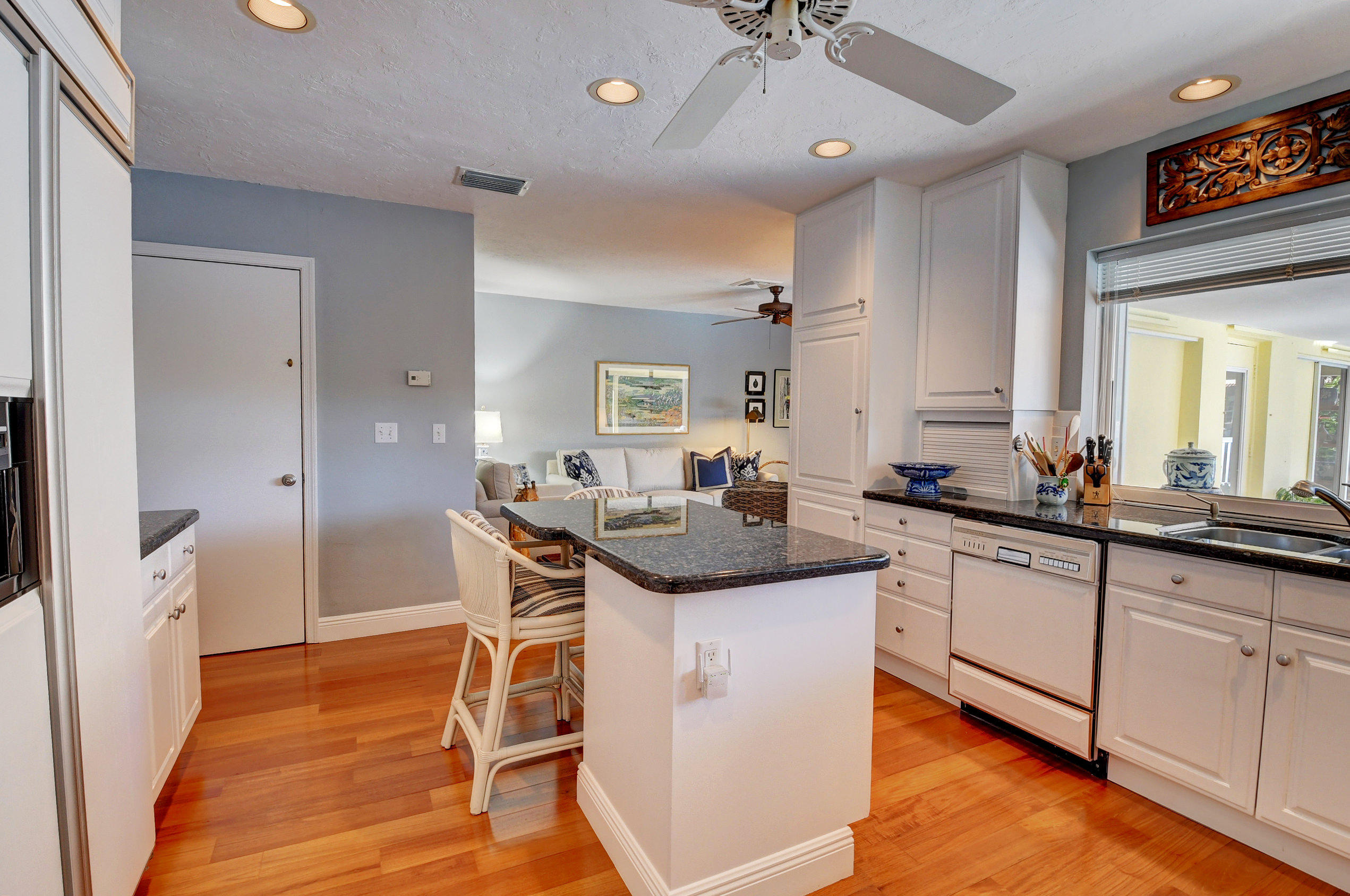 681 Marine Drive Boca Raton, FL 33431 - Photo 8 of 32 Kitchen