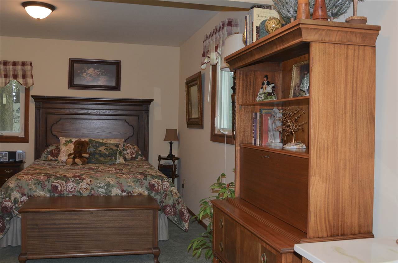 10215 East Fort Road Suttons Bay, MI 49682 - Photo 52 of 60 1851099-51.JPG