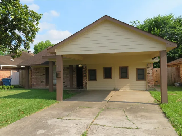 $1,800 | 1006 Avenue L, South Houston, TX 77587