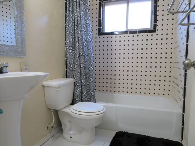 $1,800 | 1006 Avenue L, South Houston, TX 77587