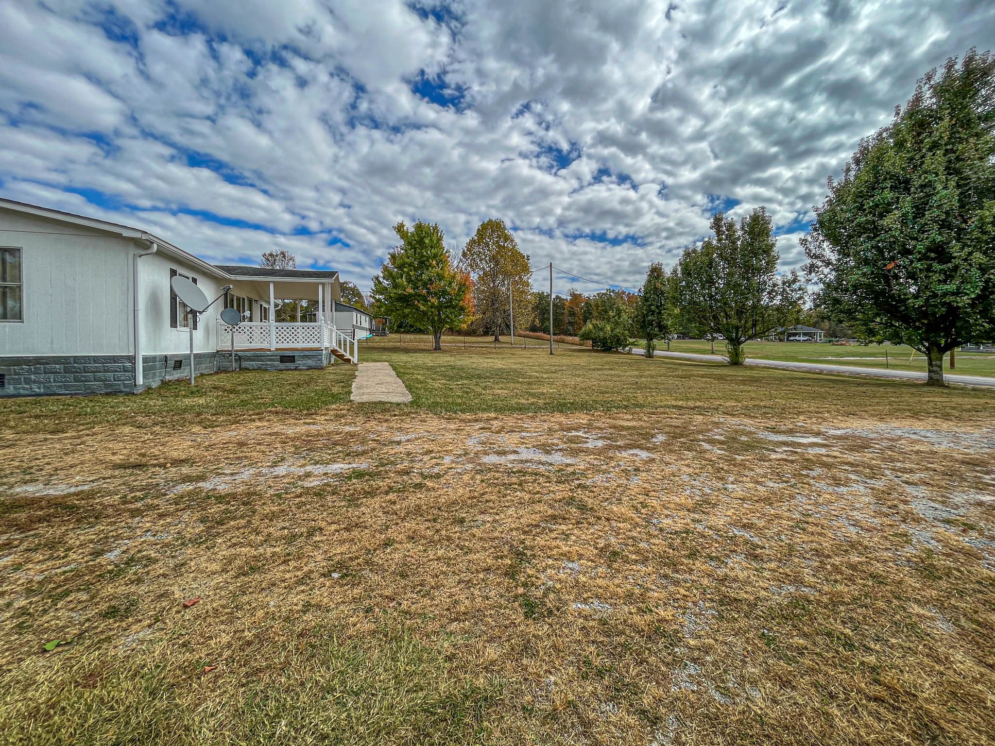 552 Rackley Road Goodspring, TN 38460 - Photo 4 of 26 a view of a patio with a yard