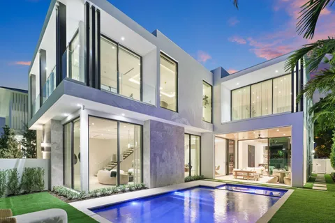 $5,000,000 | 340 Grove Place, Delray Beach, FL 33444