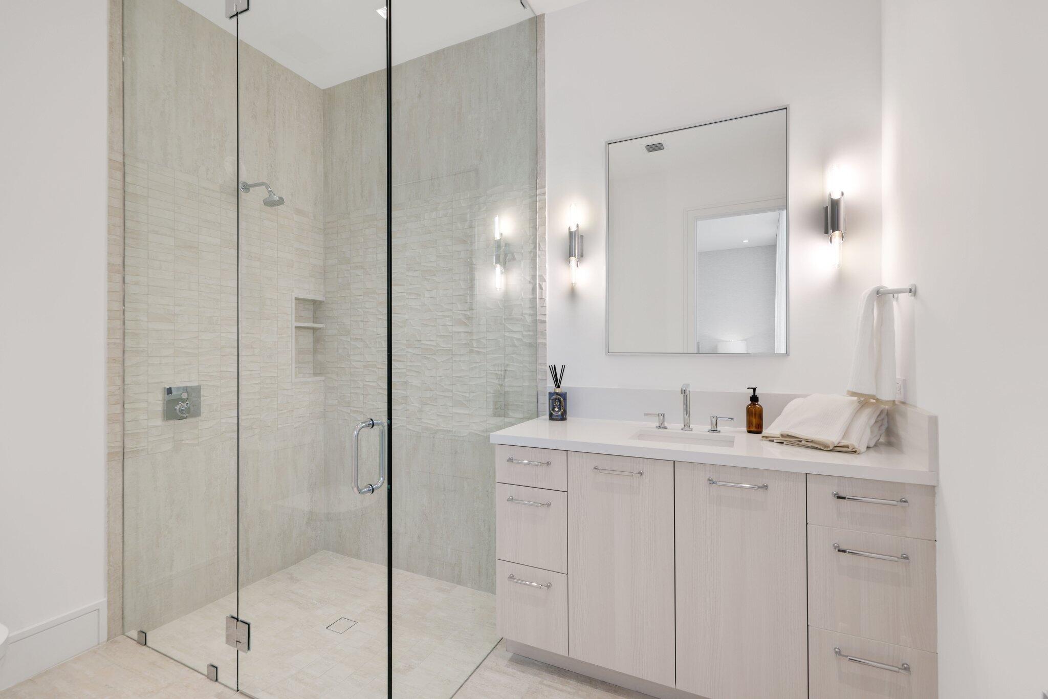 340 Grove Place Delray Beach, FL 33444 - Photo 63 of 95 bathroom 2 ensuite