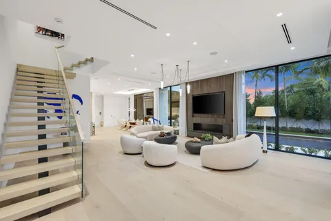 $5,000,000 | 340 Grove Place, Delray Beach, FL 33444