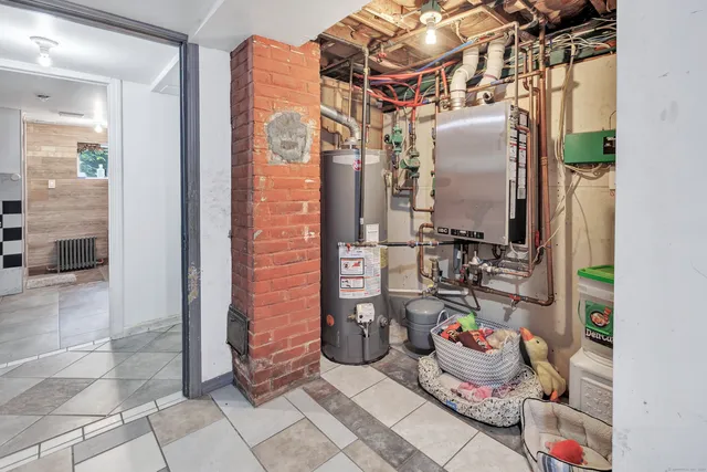 $375,888 | 18 Vose Street, Ansonia, CT 06401