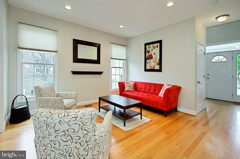 2845 Cameron Road Falls Church, VA 22042 - Photo 18 of 30 Living Room