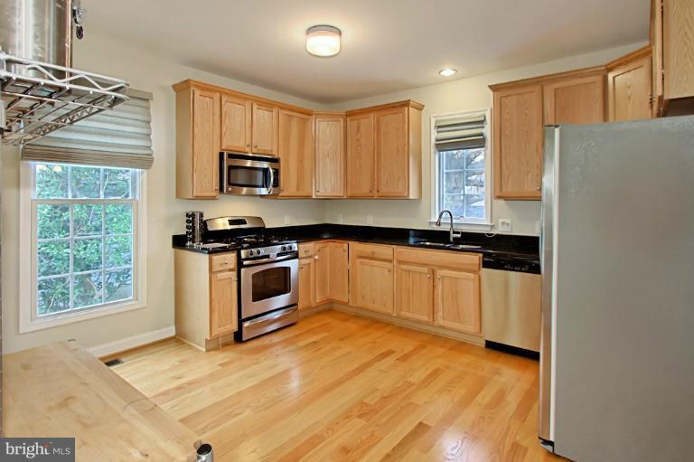 2845 Cameron Road Falls Church, VA 22042 - Photo 21 of 30 Kitchen