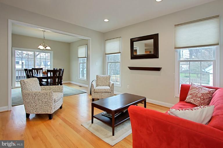 2845 Cameron Road Falls Church, VA 22042 - Photo 22 of 30 Living Room