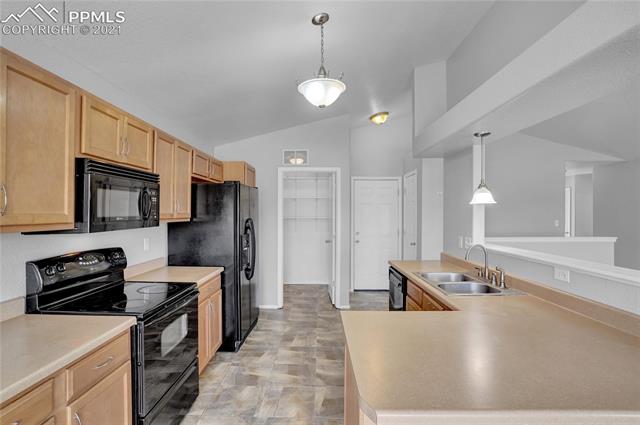 7254 Pearly Health Road Colorado Springs, CO 80908 - Photo 17 of 36