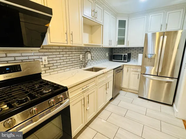 $2,350 | 4118 Buena Vista Avenue, Baltimore, MD 21211