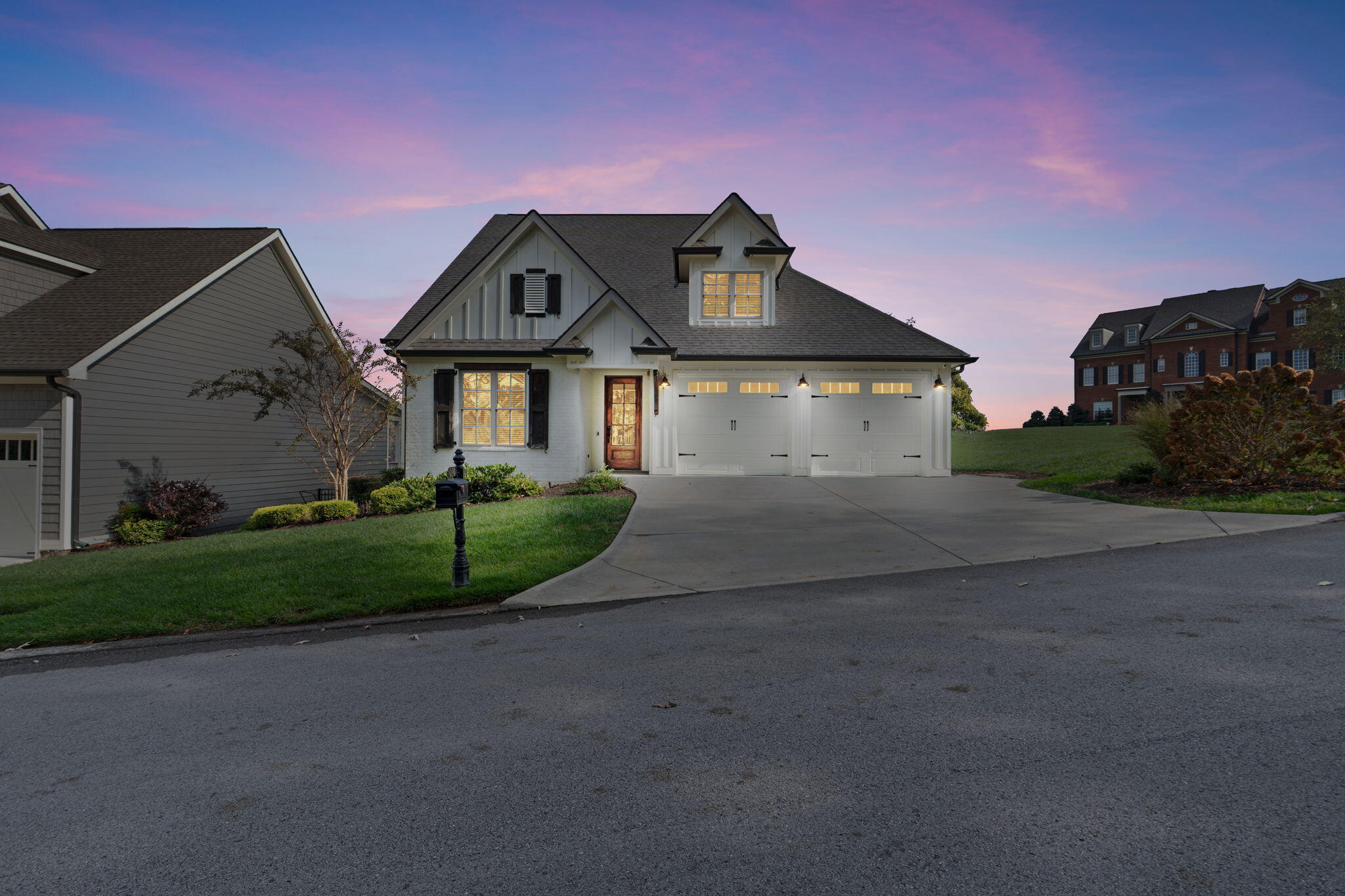 574 Whitehall Road Chattanooga, TN 37405 - Photo 2 of 41 2-web-or-mls-Whitehall-Bekah C-2