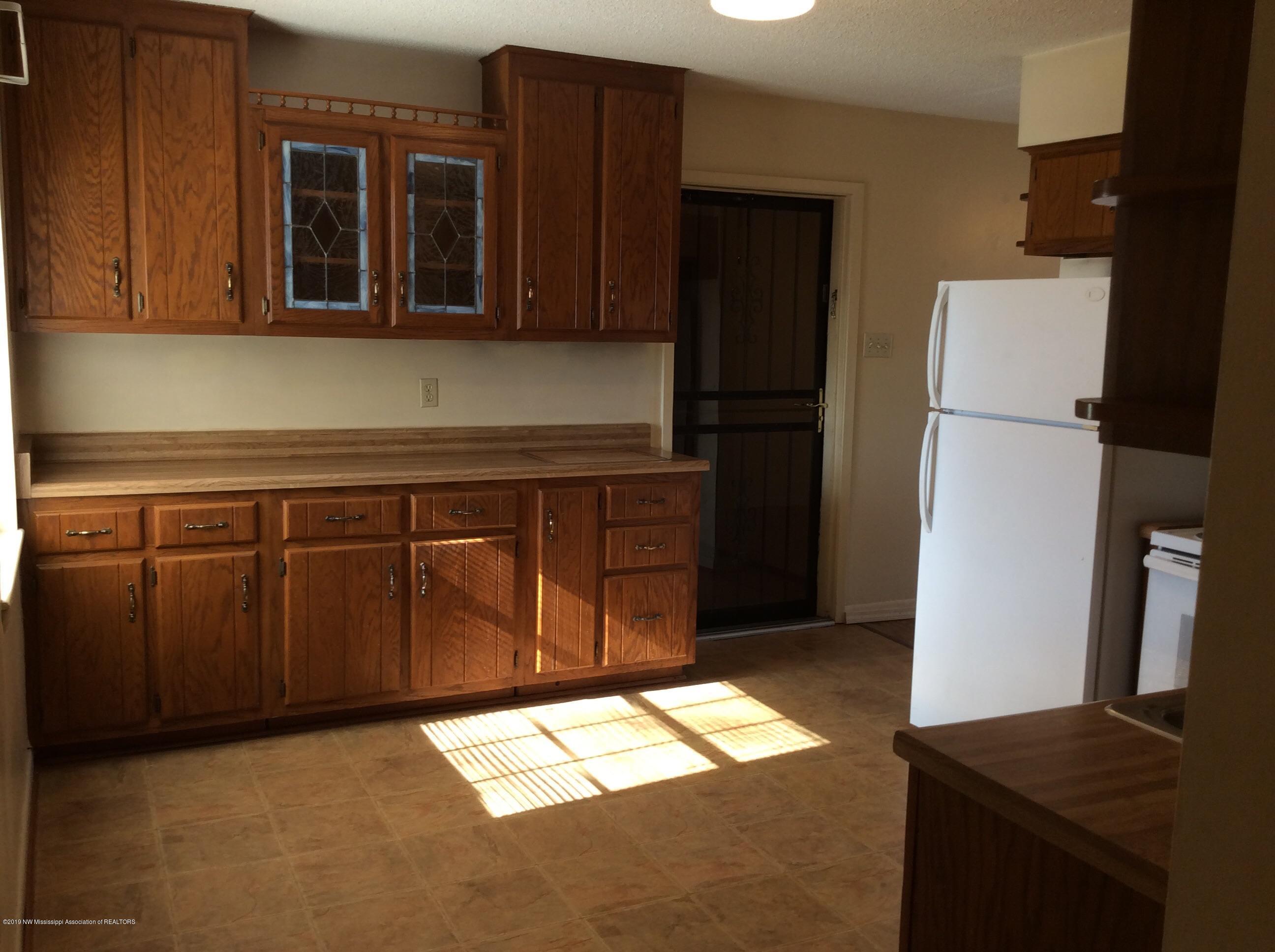 81 East Oak Grove Road Hernando, MS 38632 - Photo 6 of 30 image