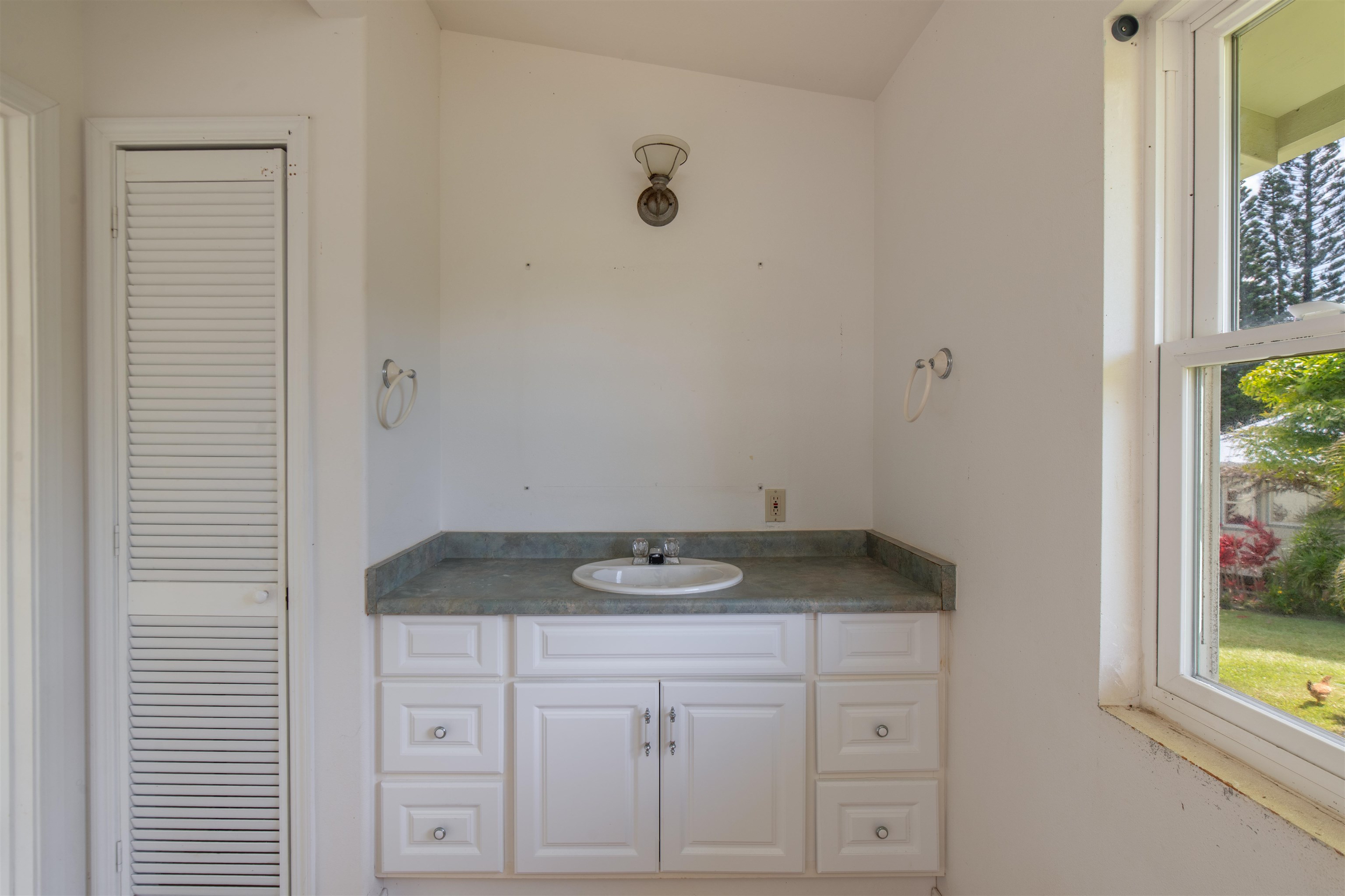 601 North Honokala Road, Unit B Haiku, HI 96708 - Photo 33 of 38