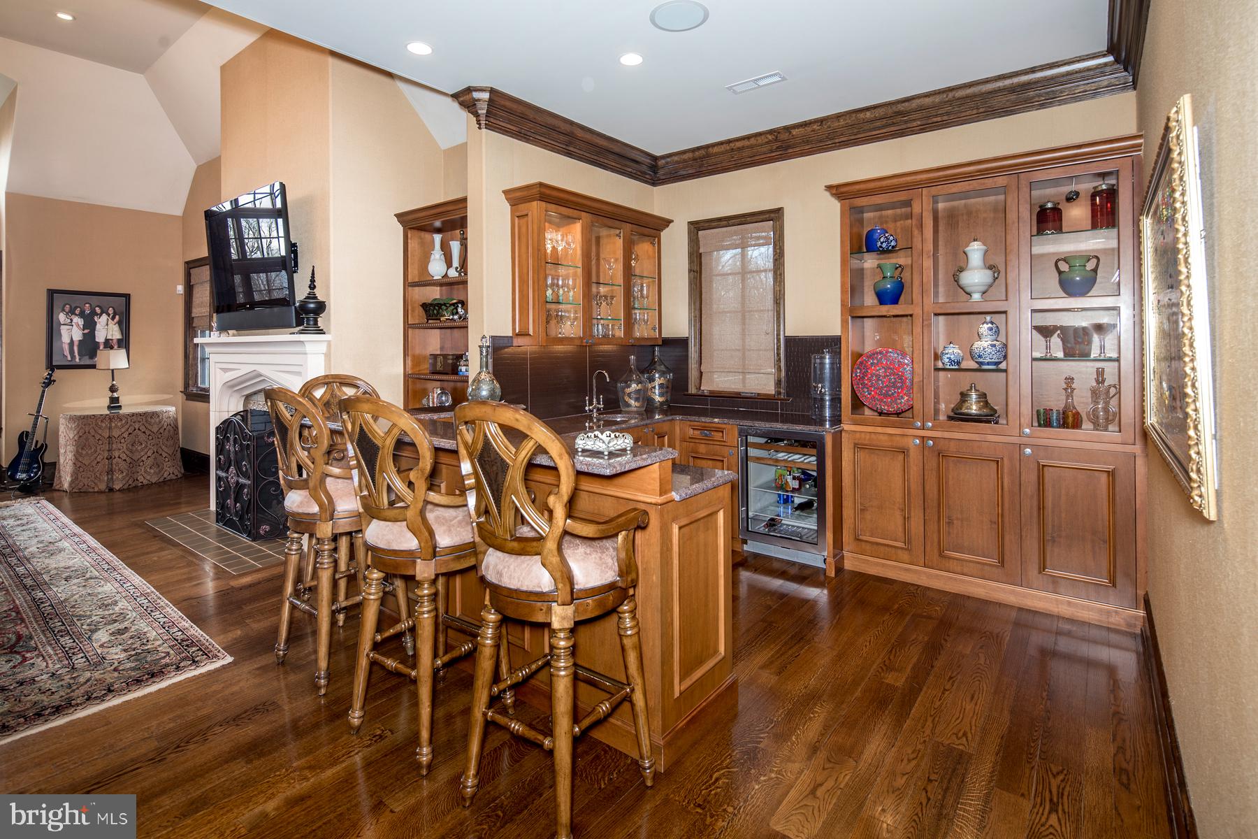 631 Harts Ridge Road Conshohocken, PA 19428 - Photo 14 of 44 Bar