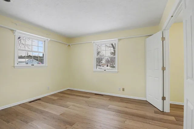 $179,900 | 3600 Beechwood Court, Elkhart, IN 46514