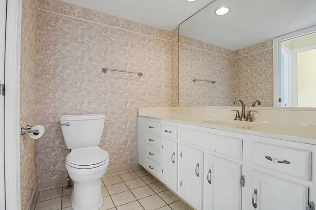 $179,900 | 3600 Beechwood Court, Elkhart, IN 46514