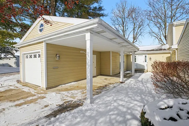 $179,900 | 3600 Beechwood Court, Elkhart, IN 46514