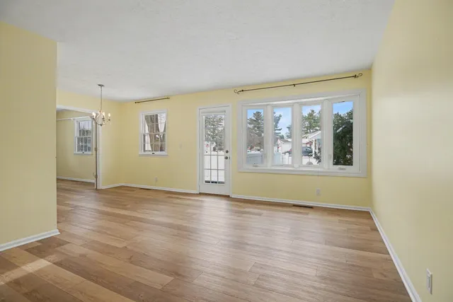 $179,900 | 3600 Beechwood Court, Elkhart, IN 46514