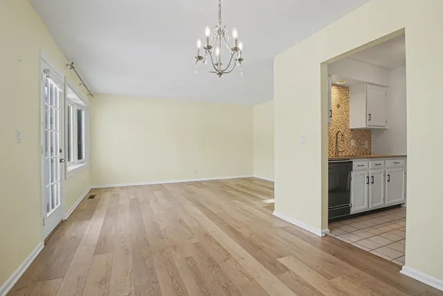 $179,900 | 3600 Beechwood Court, Elkhart, IN 46514