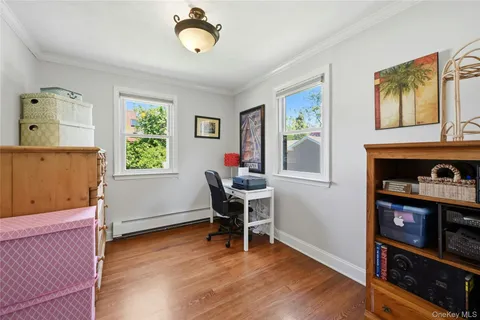 $619,000 | 17 Pauchogue Avenue, East Islip, NY 11730