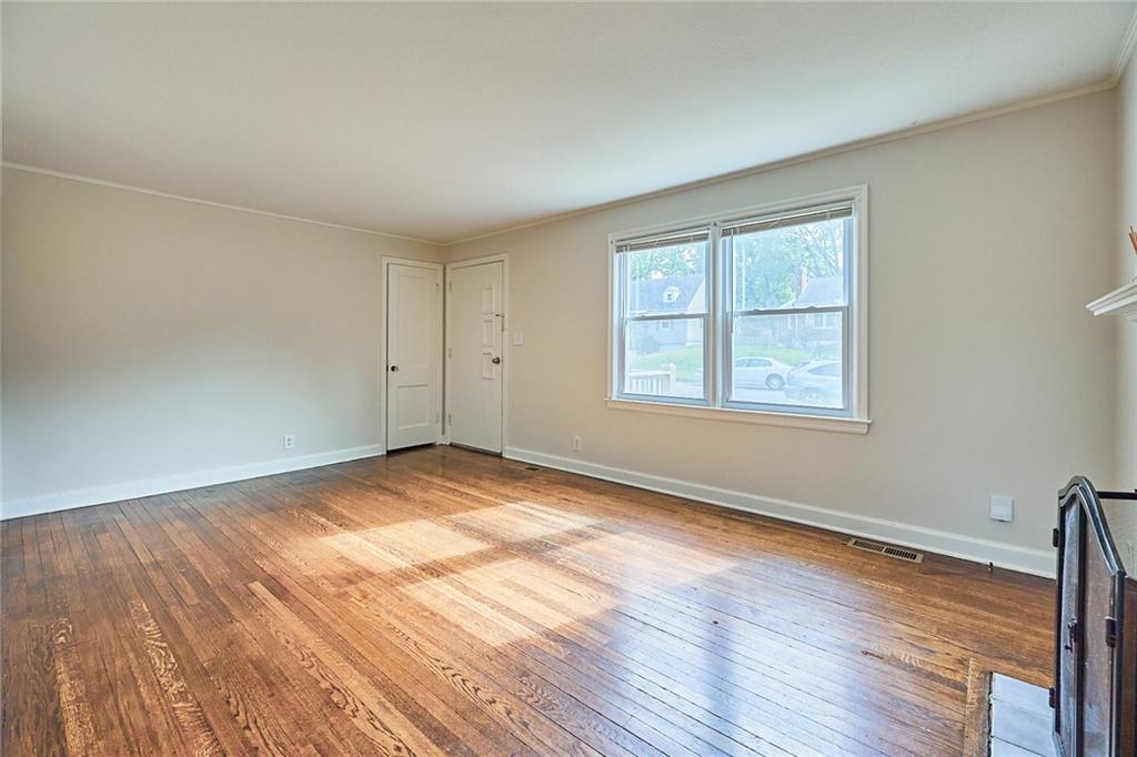 1214 West 25th Street South Independence, MO 64052 - Photo 7 of 29