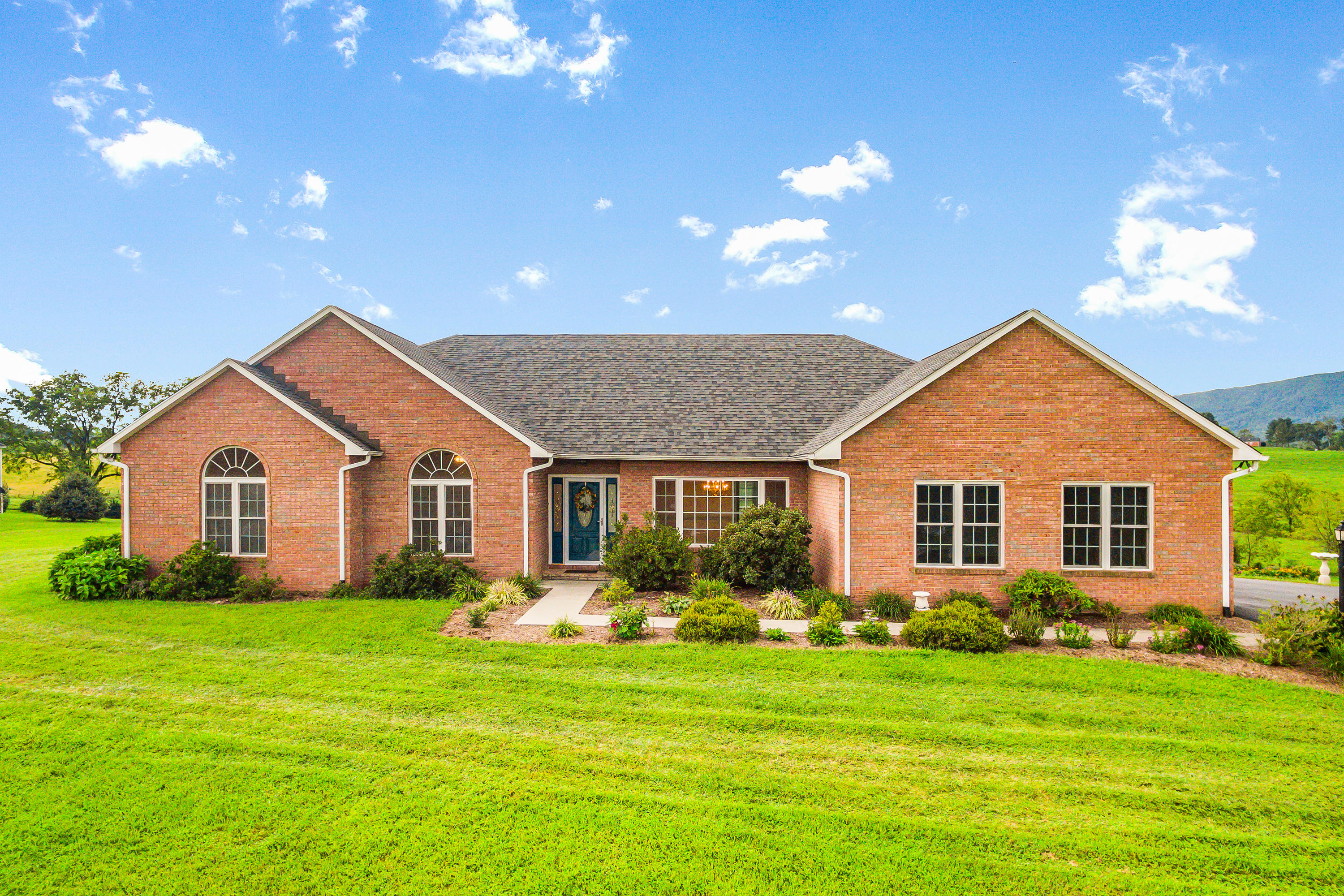 4475 Country Club Road Troutville, VA 24175 - Photo 1 of 26 IMG_ 639_7