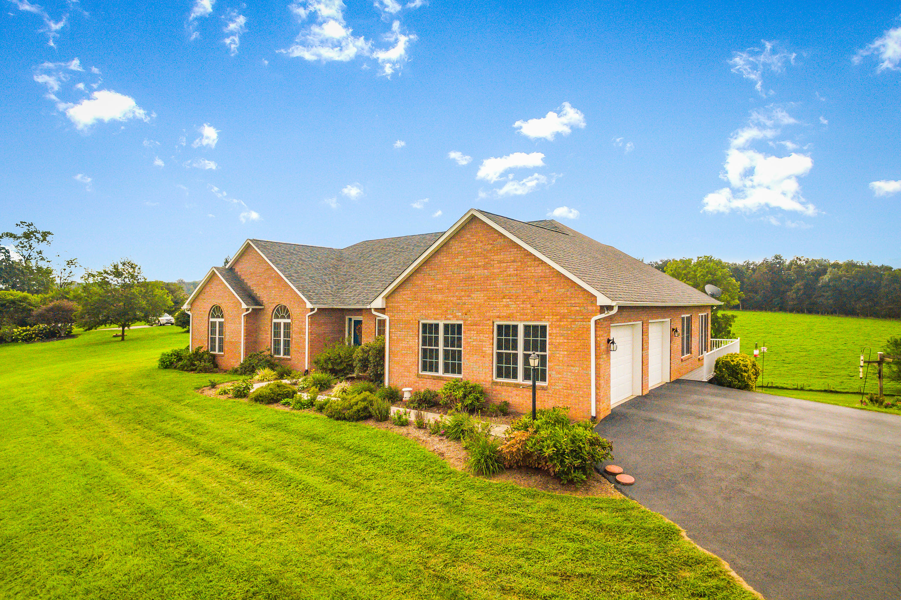 4475 Country Club Road Troutville, VA 24175 - Photo 2 of 26 IMG_ 638_4