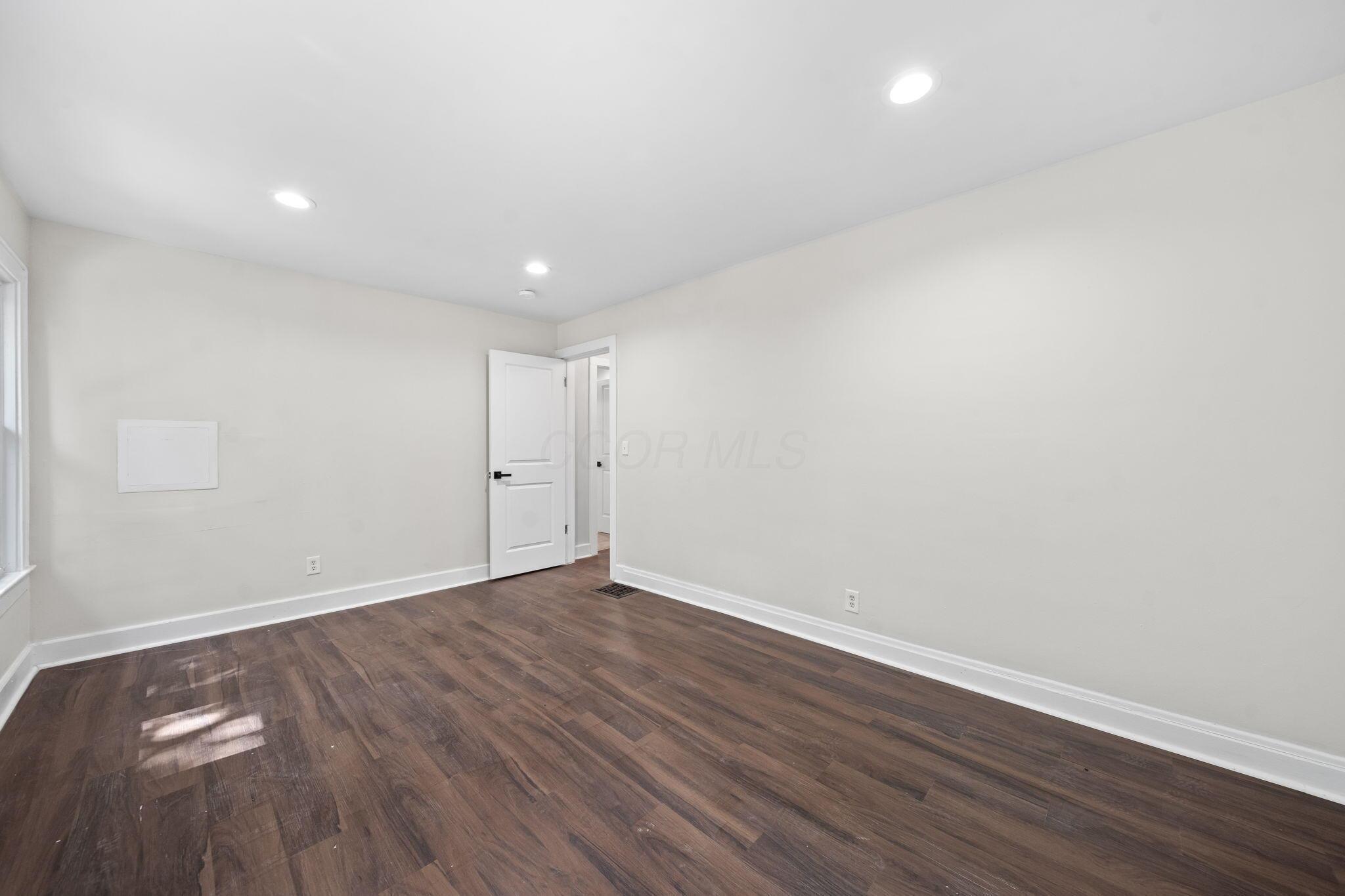 984 North Nelson Road Columbus, OH 43219 - Photo 26 of 39 50-web-or-mls-DSC08802