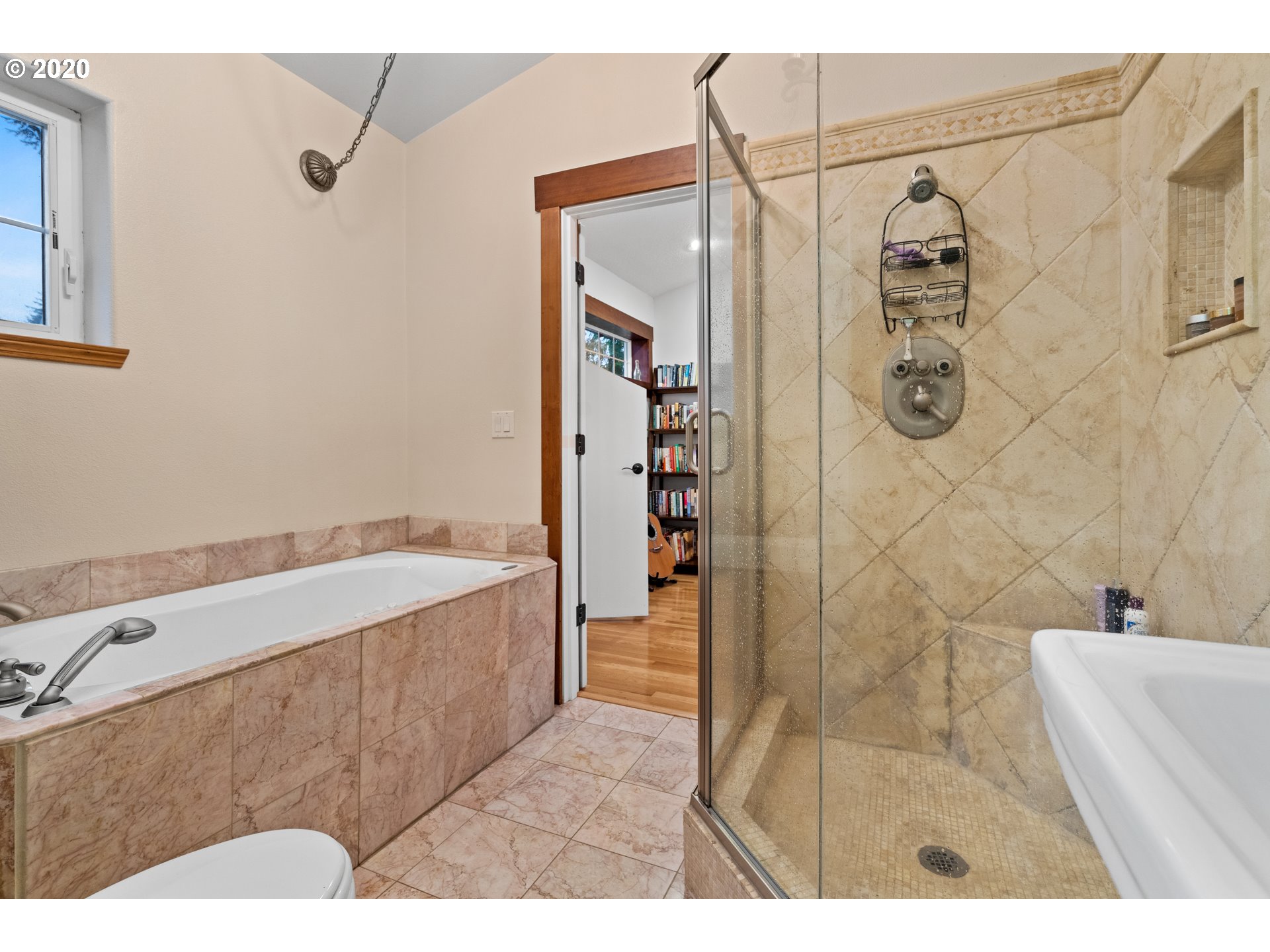 5135 Southwest 38th Place Portland, OR 97221 - Photo 23 of 32 Gallery Image 23