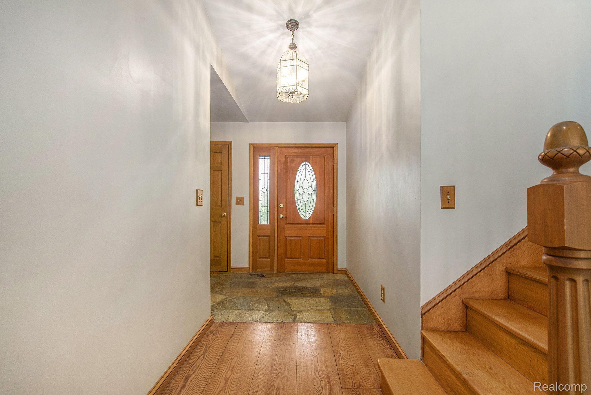 9133 Coldwater Road Flushing, MI 48433 - Photo 8 of 59 Gallery Image 8