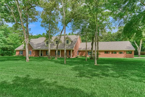 $1,050,000 | 11062 North Hidden Oaks, Conroe, TX 77384