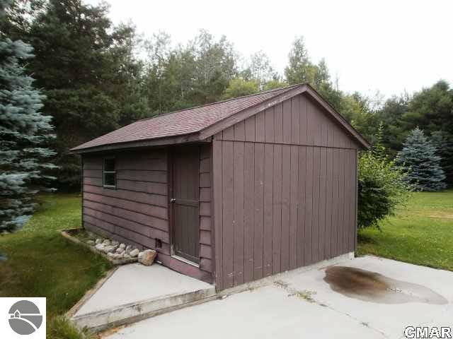 4253 West Laporte Road St. Louis, MI 48880 - Photo 22 of 25 1772861-21.JPG
