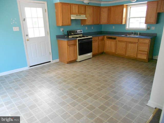 7609 North Point Road Edgemere, MD 21219 - Photo 2 of 22 Kitchen
