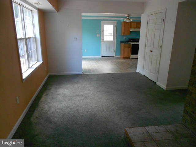 7609 North Point Road Edgemere, MD 21219 - Photo 12 of 22 Dining Room