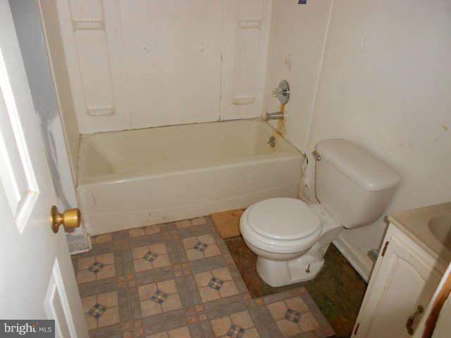 7609 North Point Road Edgemere, MD 21219 - Photo 14 of 22 Bath Unit