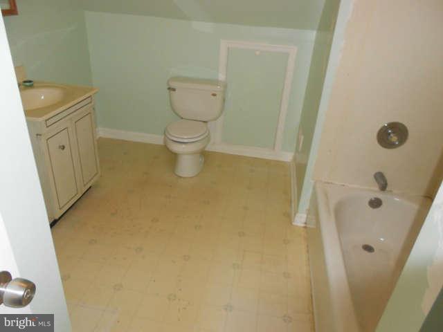 7609 North Point Road Edgemere, MD 21219 - Photo 9 of 22 Bath