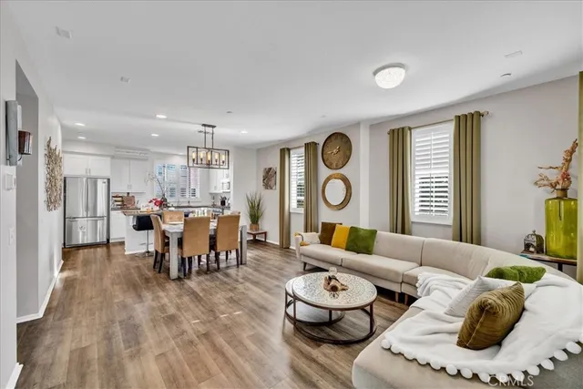 $575,000 | 1038 Savi Drive, Unit 101, Corona, CA 92878