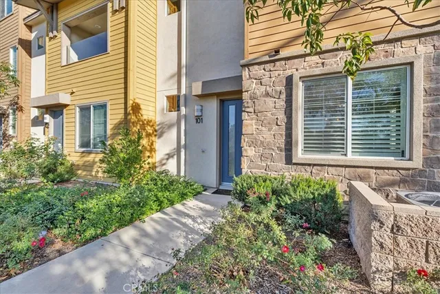$575,000 | 1038 Savi Drive, Unit 101, Corona, CA 92878