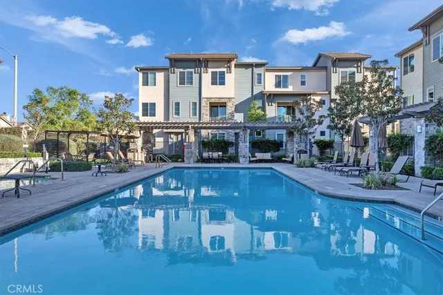 $575,000 | 1038 Savi Drive, Unit 101, Corona, CA 92878