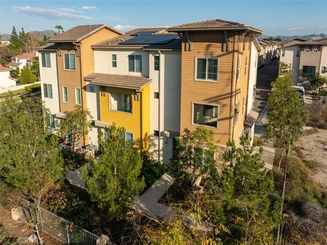 $575,000 | 1038 Savi Drive, Unit 101, Corona, CA 92878