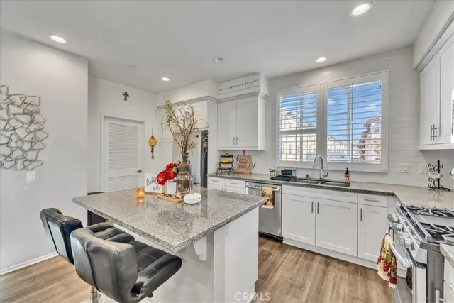 $575,000 | 1038 Savi Drive, Unit 101, Corona, CA 92878